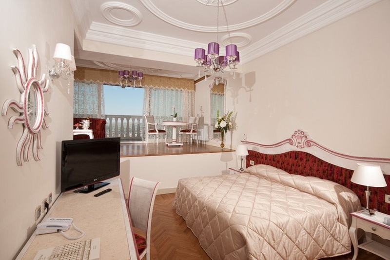 Grand Hotel Italia Cluj-Napoca Exterior foto A bedroom